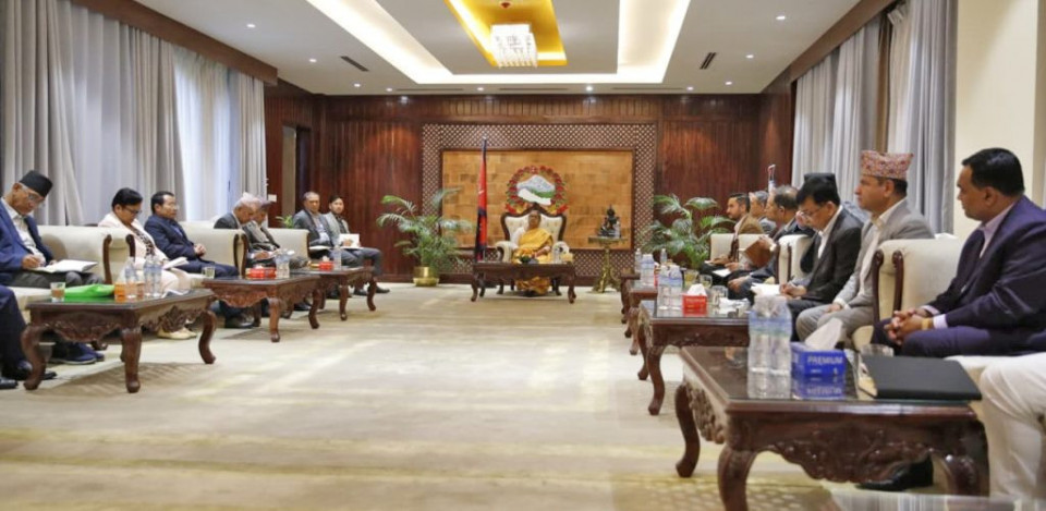 राजनीतिक दल र जेनजीका प्रतिनिधिसँग छलफल गर्दै प्रधानमन्त्री