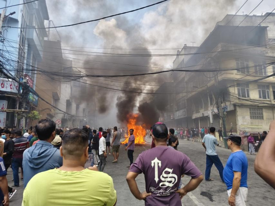 कालीमाटीमा दुई प्रदर्शनकारीको गोली लागी मृत्यु
