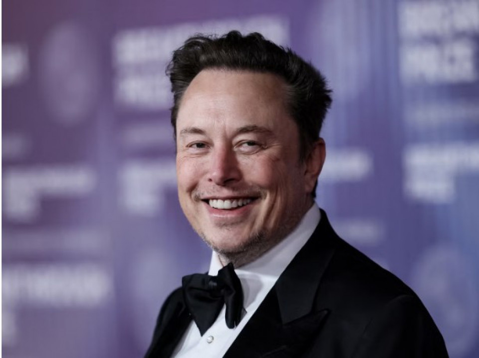 एलन मस्क सन् २०२६ मा विश्वका पहिलो ट्रिलियनेयर बन्ने !