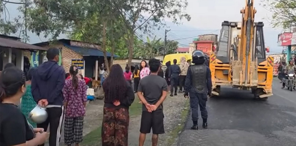 सरकारको १०० दिने एजेन्डा कार्यान्वयन: फेवाताल अतिक्रमण हटाउन थालियो