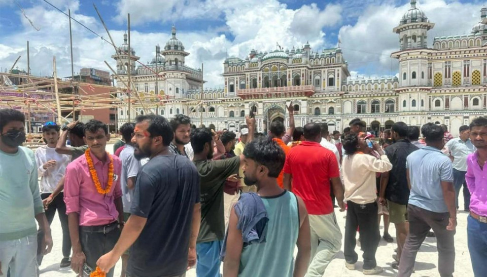 जानकी मन्दिरमा हर्क साम्पाङका कार्यकर्ता र हिन्दु सम्राट सेनाबीच तनाव