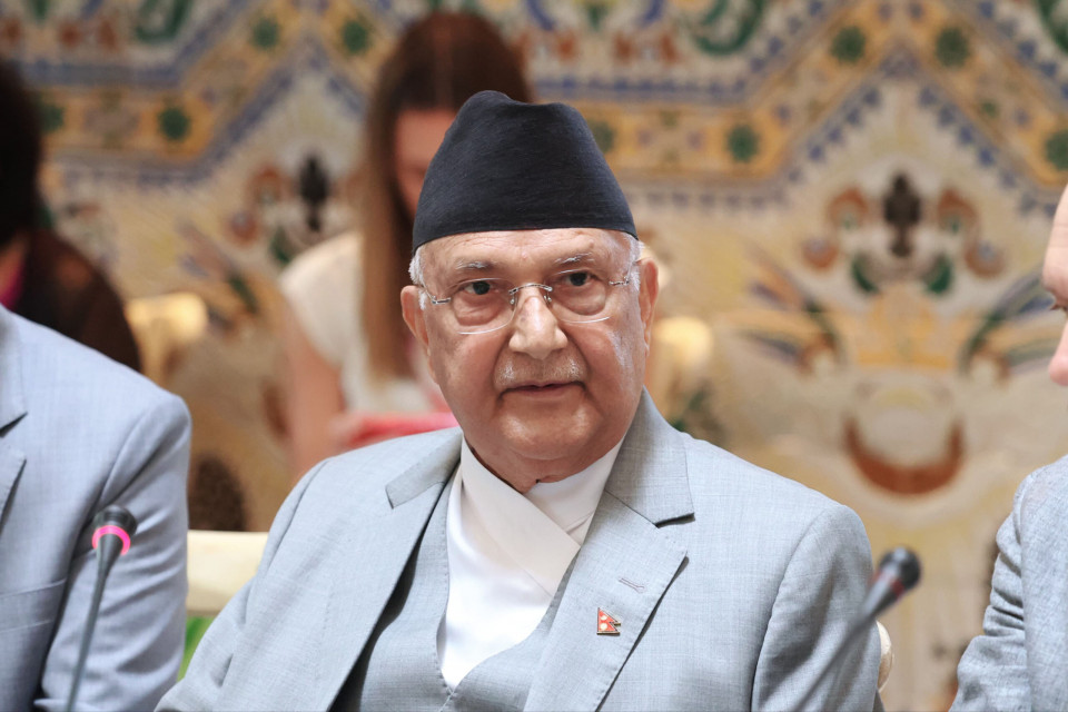 गुण्डुस्थित ओली निवासमा प्रहरीले मध्यराति खानतलासी गरेको हो ? यसो भन्छन् उनका स्वकीय सचिव