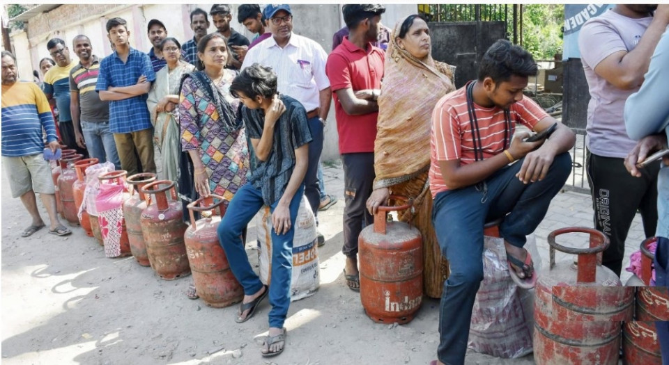 भारतमा एलपीजी आपूर्ति दबाबमा: करिब एक महिनाको स्टक मात्र, भयावह बन्नसक्छ नेपालको अवस्था