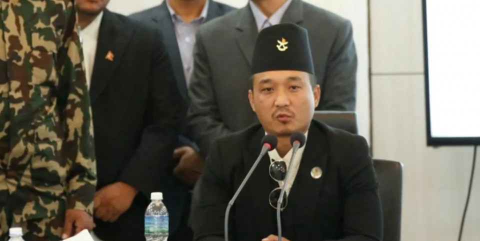 क्याबिनेटपछि दुई आईजीपीसँग गृहमन्त्रीको गोप्य छलफल, ओली-लेखक आजै पक्राउ पर्दैछन् ?