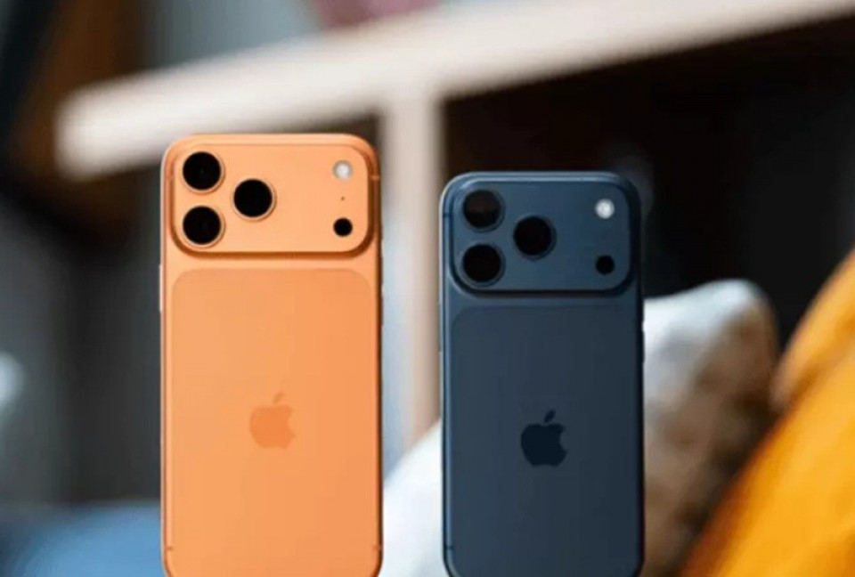 १४ वर्षपछि फेरि विश्वको ‘नम्बर वान स्मार्टफोन’ बन्ने होडमा एप्पल, आईफोन १७ को बिक्रीका कारण सामसुङलाई पछि पार्ने प्रक्षेपण