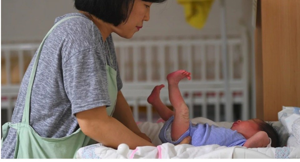 दक्षिण कोरियाली कम्पनीले हरेक पटक बच्चा जन्माउदा ७५ हजार डलर दिने