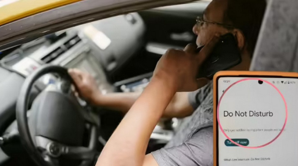 गाडी चलाउँदा दुर्घटना हुनबाट बचाउन सक्छ फोनको यो फिचरले