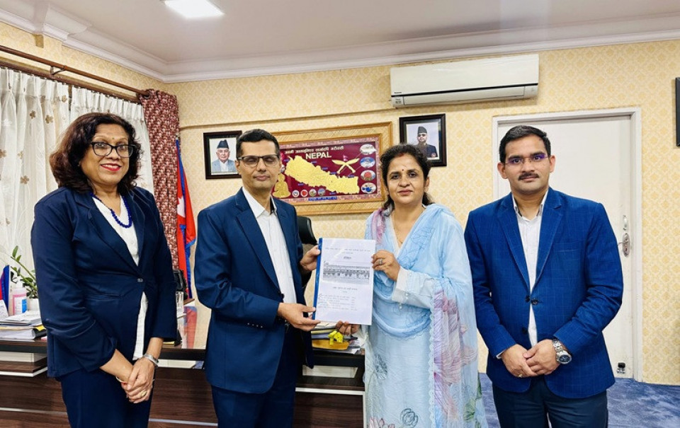 हेटौंडा कपडा उद्योग पुनः सञ्चालनको तयारी प्रतिवेदन मन्त्री यादवलाई हस्तान्तरण, दुई महिनाभित्र नेपाली सेनाले परीक्षण उत्पादन गर्ने