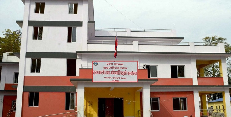 बजेटमा सत्ता गठबन्धनभित्रै चर्कियो असन्तुष्टि, विवाद मिलाउन कांग्रेस–एमालेका केन्द्रीय नेता धनगढीमा