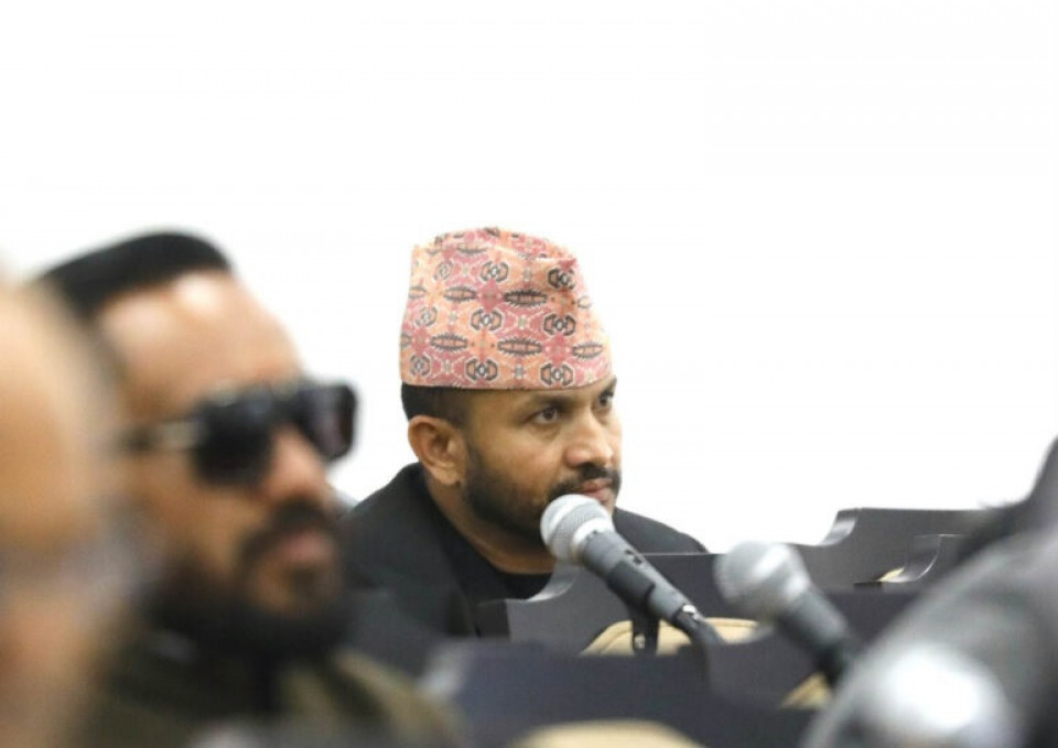 नाइजेरियन महिला गर्भवती बनाइ फरार भएको आरोपपछि पनि सांसद कृष्णकुमार कार्की संसदमा उपस्थित