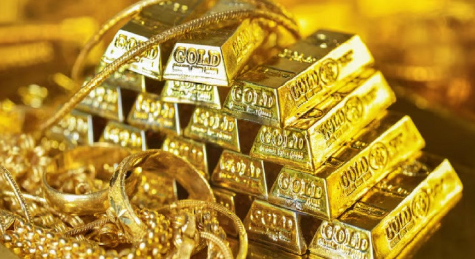 सुनको मूल्य घट्ने क्रम जारी, प्रतिऔंस कति डलर पुग्यो ?