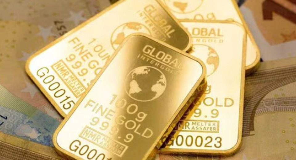 डलर बलियो र कच्चा तेलको मूल्य उकालो लागेसँगै सुनको मूल्यमा गिरावट, प्रतिऔंस कति पुग्यो ?