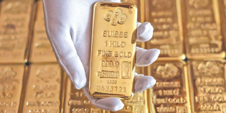 सुनको मूल्य १० डलरले बढ्यो, चाँदीको भने घट्यो