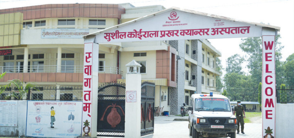 तीन महिनादेखि ‘लिन्याक’ मेसिन बन्द, क्यान्सरका बिरामी भारत धाउन बाध्य