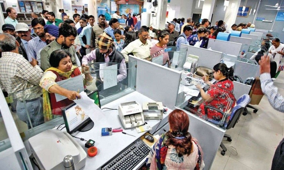 भारतमा बैंक कर्मचारीको तलब १७% ले वृद्धि, सातामा दुई दिन बिदा
