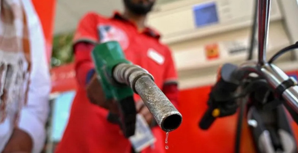 तेलको मूल्य २% बढीले वृद्धि, होर्मुज जलमार्गको तनावले आपूर्ति जोखिम झनै बढ्यो