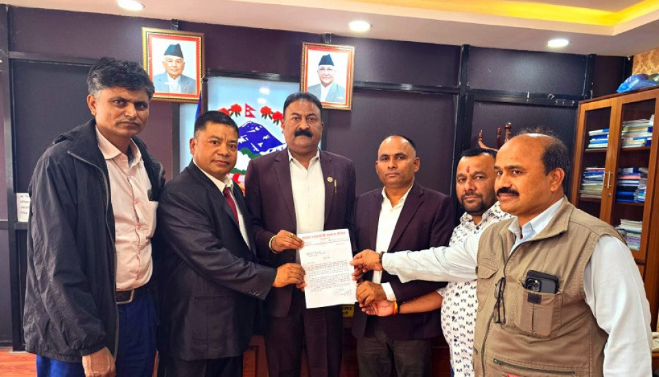 बालेनले गरीखान नदिएको भन्दै संघिय मामिलामन्त्रीलाई कवाड व्यवसायीको ज्ञापनपत्र, ज्यानको सुरक्षा गरिदिन माग