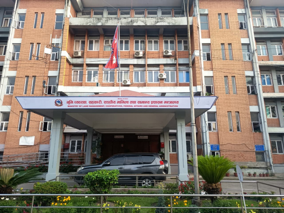 प्रमुख प्रशासकीय अधिकृतलाई हाजिर नगराएपछि रामारोशन गाउँपालिकाका निमित्त प्रमुखको आर्थिक तथा प्रशासनिक अधिकार मन्त्रालयद्वारा रद्द