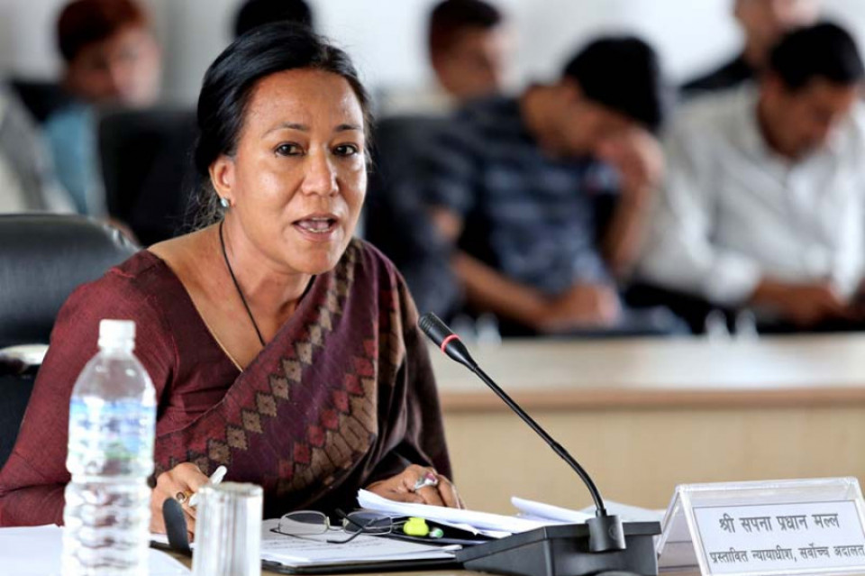 प्रधानन्यायाधीशमा डा. मनोजकुमार शर्मा नियुक्तिपछि मल्ल असन्तुष्ट, बसिन २० दिन बिदामा