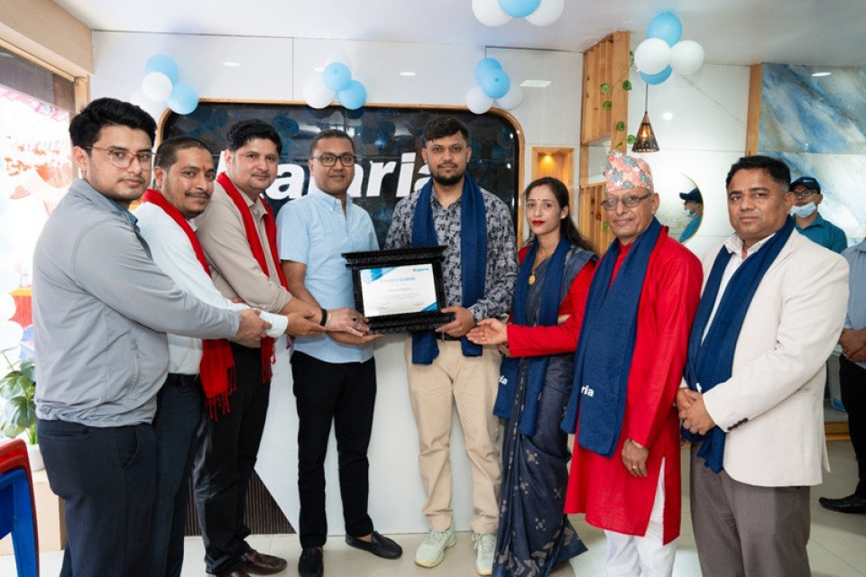 चितवनमा कजारियाको नयाँ शोरुम उद्घाटन