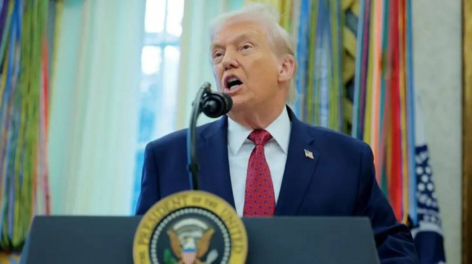 ट्रम्पद्वारा भेनेजुएला आवतजावत गर्ने प्रतिबन्धित तेल ट्याङ्करमाथि नाकाबन्दी गर्ने आदेश