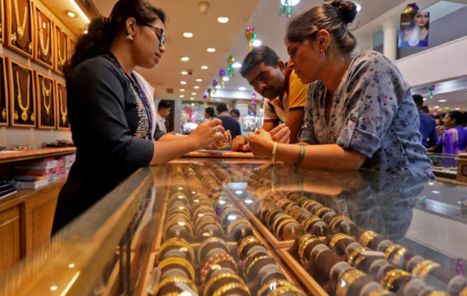 विवाहको मौसम सुरु भएसँगै आकाशियो सुनको भाउ, चाँदीको मूल्य हालसम्मकै उच्च